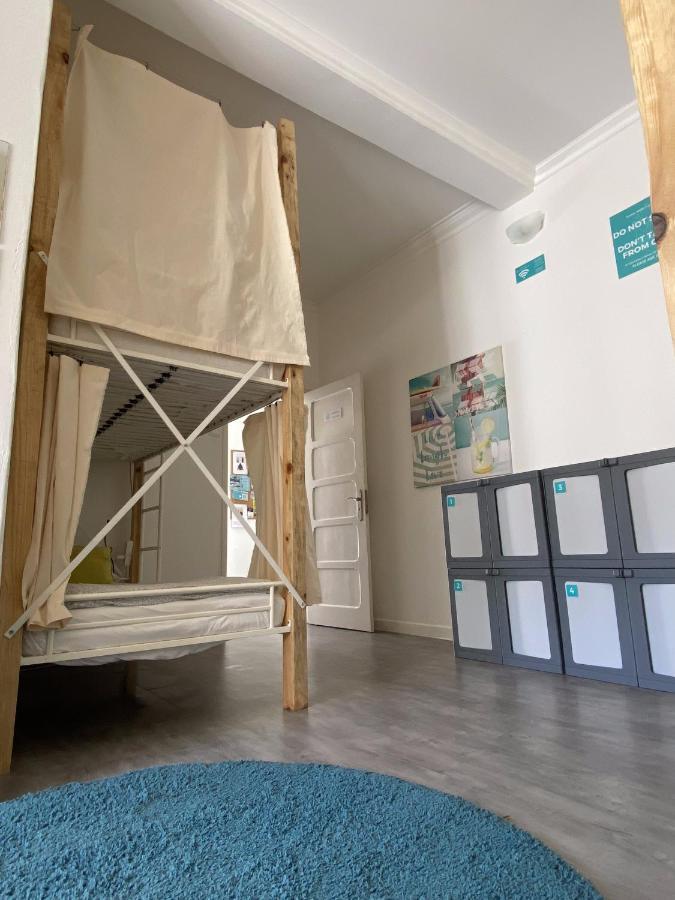 Albergue Surfer'S Den Ericeira Exterior foto